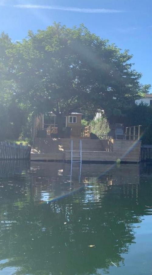 فيلا Les Cygnes Au Bord Du Loing Montigny-sur-Loing المظهر الخارجي الصورة